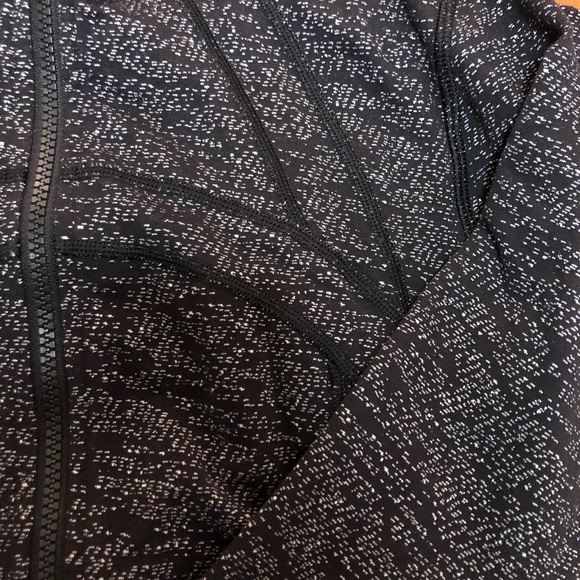 Lululemon Define Jacket, Size 6. Black and white (discontinued pattern). - Picture 4 of 8